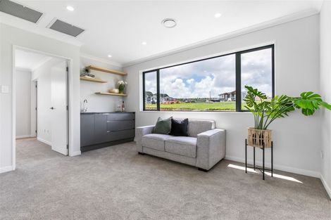 Photo of property in 38 Longshore Drive, Long Bay, Auckland, 0630