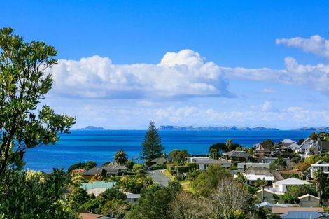 Photo of property in 2/10 Kiteroa Terrace, Rothesay Bay, Auckland, 0630