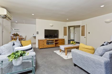 Photo of property in 1/177 Carlisle Road, Northcross, Auckland, 0632