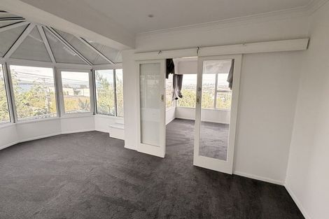 Photo of property in 1/166 East Coast Road, Forrest Hill, Auckland, 0620