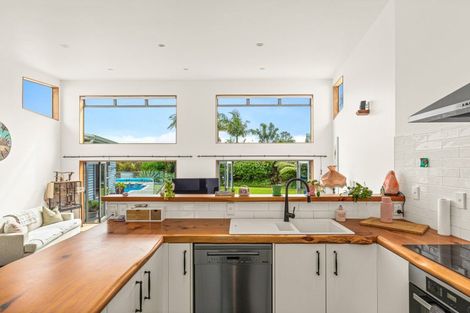 Photo of property in 26 Mccallum Drive, Sandspit, Warkworth, 0982