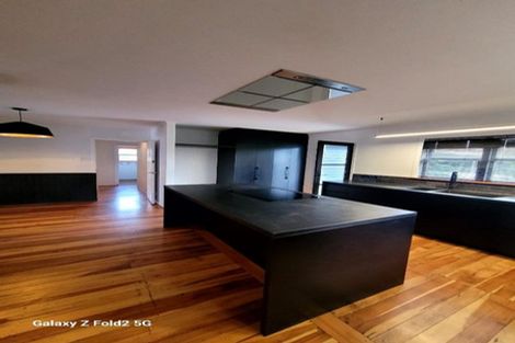 Photo of property in 1 Tiki Street, New Lynn, Auckland, 0600