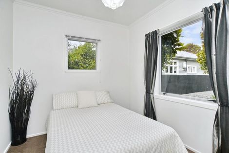 Photo of property in 15 Hargest Crescent, Sydenham, Christchurch, 8023