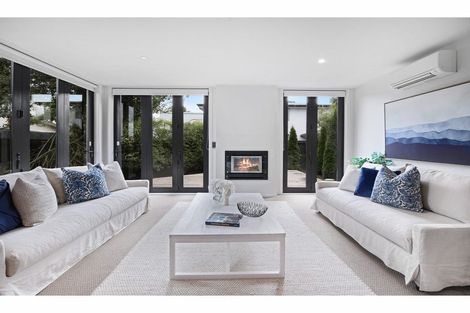 Photo of property in 2/3 Taylors Avenue, Bryndwr, Christchurch, 8052