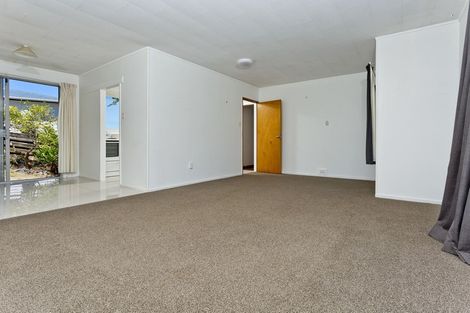 Photo of property in 47 Normanton Street, Glenfield, Auckland, 0629