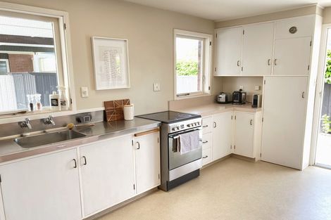 Photo of property in 2/12 Penhelig Place, Burnside, Christchurch, 8053