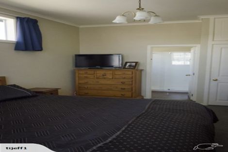 Photo of property in 20 Derby Street, Westport, 7825