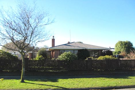 Photo of property in 8 Warren Crescent, Hillmorton, Christchurch, 8025