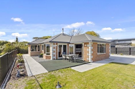 Photo of property in 28 Brightstone Crescent, Aranui, Christchurch, 8061