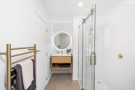 Photo of property in 56 Stott Avenue, Birkdale, Auckland, 0626