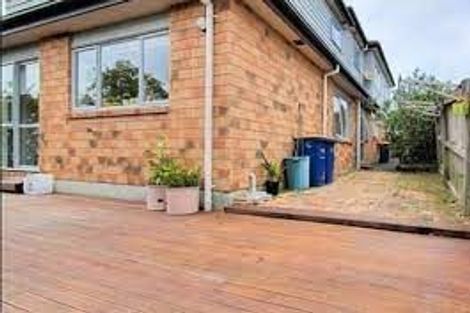 Photo of property in 29a Raleigh Road, Northcote, Auckland, 0627