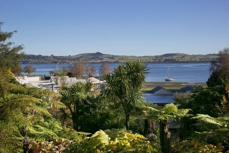 Photo of property in 354 Lake Terrace, Two Mile Bay, Taupo, 3330