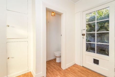 Photo of property in 27 Marine Parade, Macandrew Bay, Dunedin, 9014