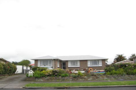 Photo of property in 15 Hume Street, Waitara, 4320