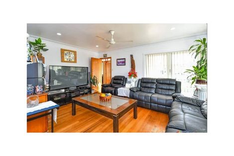 Photo of property in 12 Greenmeadows Avenue, Manurewa East, Auckland, 2102