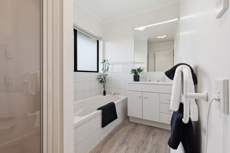 Photo of property in 5 Rose Court, Orewa, 0931