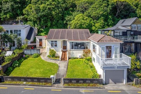 Photo of property in 17 Moana Road, Plimmerton, Porirua, 5026