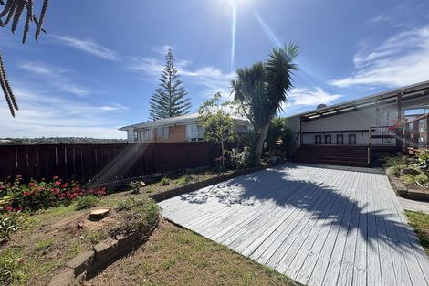 Photo of property in 12 Redwood Drive, Massey, Auckland, 0614