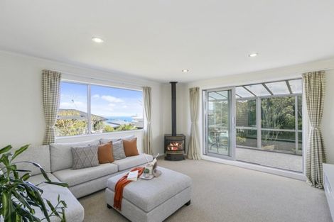 Photo of property in 25 Laurel Grove, Maungaraki, Lower Hutt, 5010