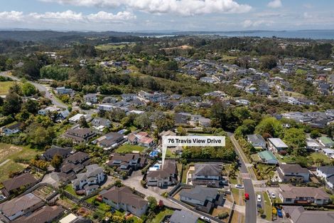 Photo of property in 76 Travis View Drive, Fairview Heights, Auckland, 0632