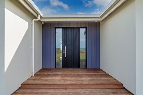 Photo of property in 16 Pacific Parade, Coastlands, Whakatane, 3120