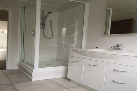 Photo of property in 19 Palmyra Way, Half Moon Bay, Auckland, 2012