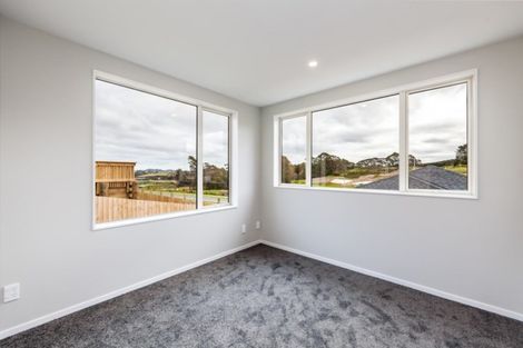 Photo of property in 11 Franheim Crescent, Orewa, 0931