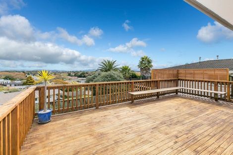 Photo of property in 18 Pohutukawa Drive, Pukete, Hamilton, 3200