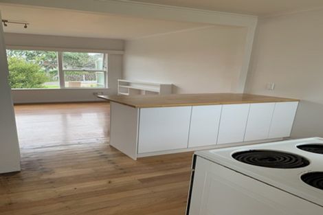 Photo of property in 2/44 Lake Road, Narrow Neck, Auckland, 0624