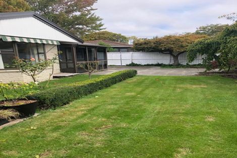 Photo of property in 2/22 Searells Road, Strowan, Christchurch, 8052