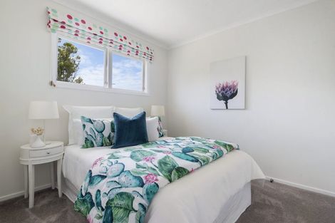 Photo of property in 22 Eversleigh Road, Belmont, Auckland, 0622