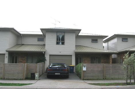 Photo of property in 29 Verdale Circle, Glen Eden, Auckland, 0602