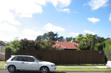 Photo of property in 70 Ennis Avenue, Pakuranga Heights, Auckland, 2010