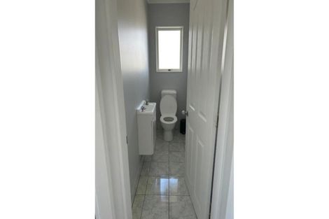 Photo of property in 40 Waverton Terrace, Churton Park, Wellington, 6037