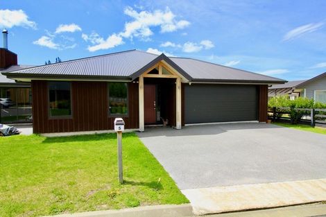 Photo of property in 5 Keats Place, Hanmer Springs, 7334