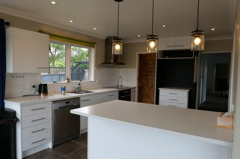 Photo of property in 4 Tawa Street, Waikanae, 5036