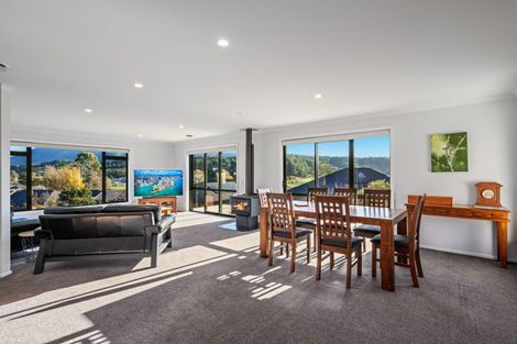 Photo of property in 10 Pukeko Place, Picton, 7220