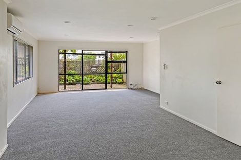 Photo of property in 1/6 Sunnydale Place, Oteha, Auckland, 0632