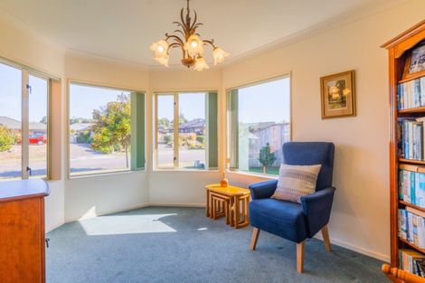 Photo of property in 35 Campion Road, Waikanae Beach, Waikanae, 5036