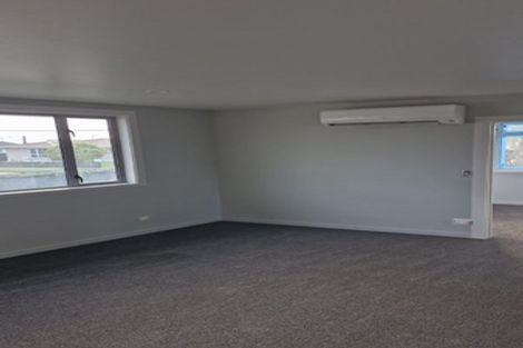 Photo of property in 19 Lambeth Crescent, Northcote, Christchurch, 8052