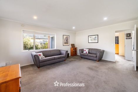 Photo of property in 17 Woodland Mews, Wainuiomata, Lower Hutt, 5014