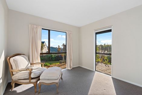 Photo of property in 20 Inverness Lane, Redcliffs, Christchurch, 8081