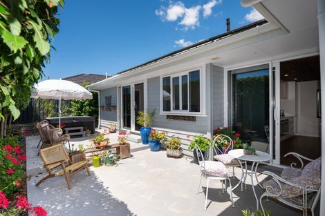 Photo of property in 7d Whakatomo Place, Havelock North, 4130