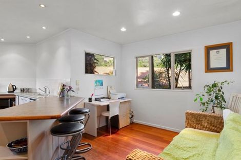 Photo of property in 29 Kate Sheppard Avenue, Torbay, Auckland, 0630