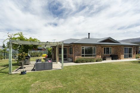 Photo of property in 10 Missy Crescent, Mount Pisa, Cromwell, 9383