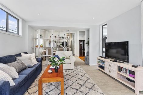 Photo of property in 23 Porritt Avenue, Mount Victoria, Wellington, 6011