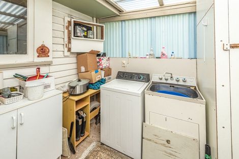 Photo of property in 23 Gloag Street, Waverley, 4510