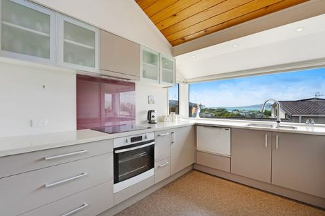 Photo of property in 7b Peter Terrace, Castor Bay, Auckland, 0620