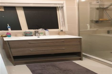 Photo of property in 9 Central Park Drive, Te Atatu South, Auckland, 0610