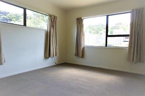 Photo of property in 26 Lambrown Drive, Totara Vale, Auckland, 0629